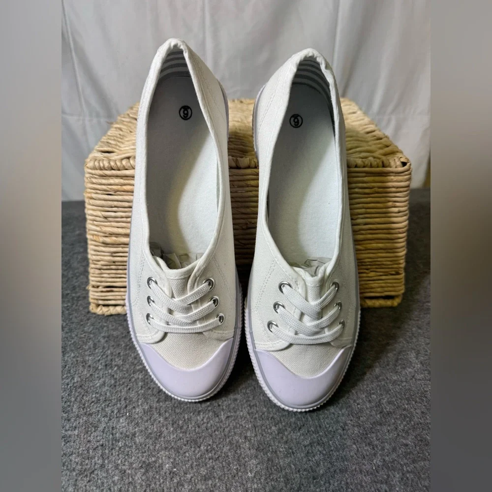 unbranded classic white